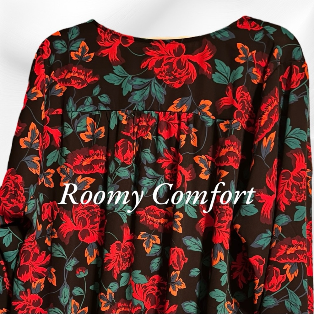 TORRID FLORAL blouse w/ V-neck LOTS of covered buttons, mini pleats front, Sz 2X - Picture 10 of 11